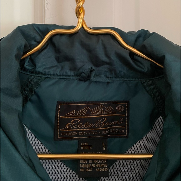 Vintage Eddie Bauer Vented Windbreaker. Green. Packable Hood. Size large - Picture 2 of 11